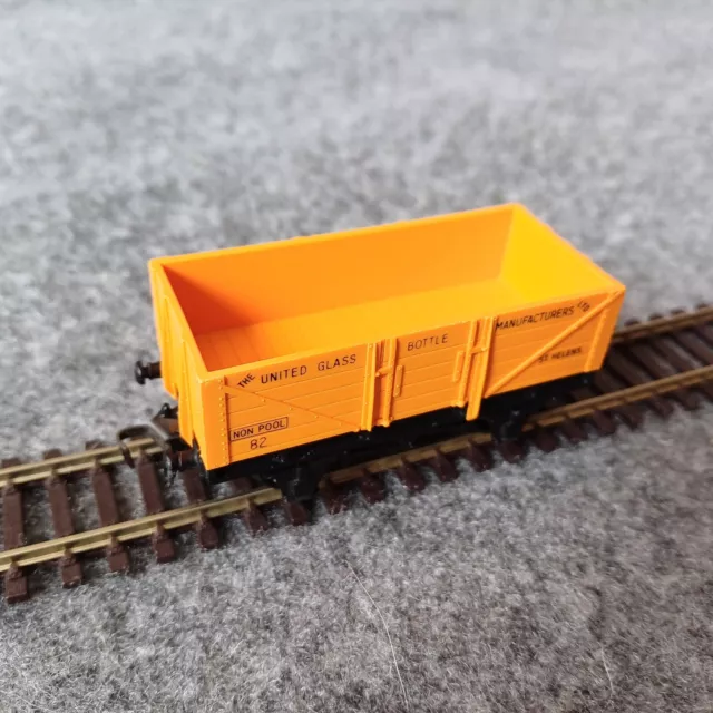 Hornby Dublo. OO Gauge. 4660. United Glass Bottle Manufacturers Open Wagon.