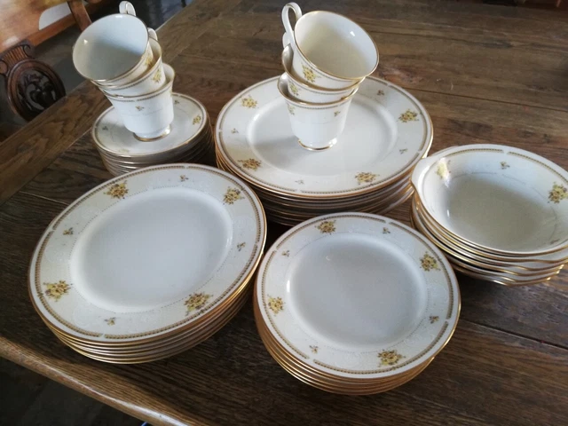 NORITAKE CHINA PATTERN Carmarthen Made in Japan fine bone 36 piece - Main Image