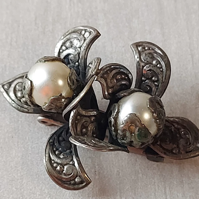 Broche vintage en métal
