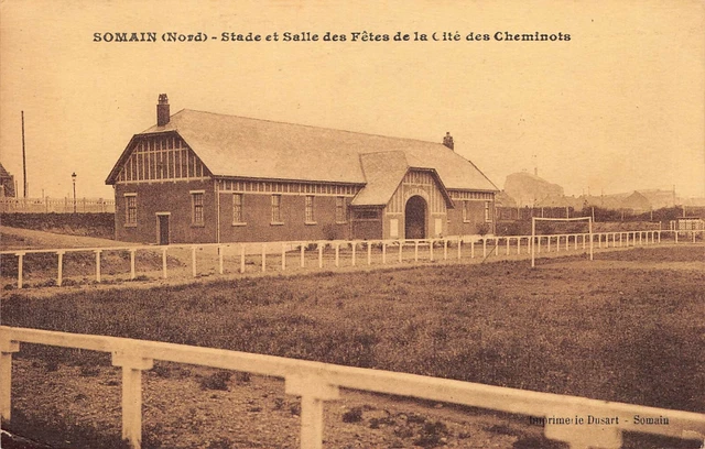 CPA Dept 59 Nord - Somain Stade et Salle des fêtes de la Cité des Cheminots