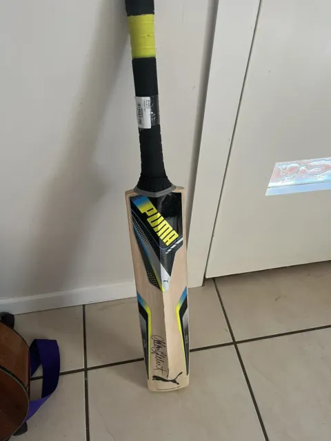 Adam Gilchrist signed Puma Pulse GT cricket bat