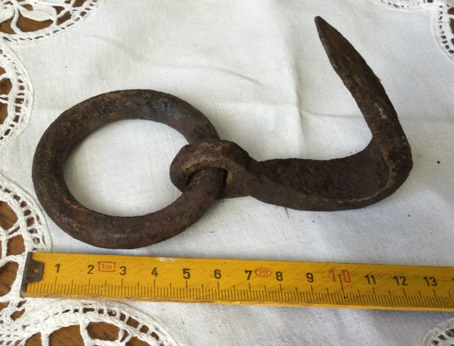 Ancien Anneau En Fer Forgé Pour Attacher Les Chevaux - Florence, Italie