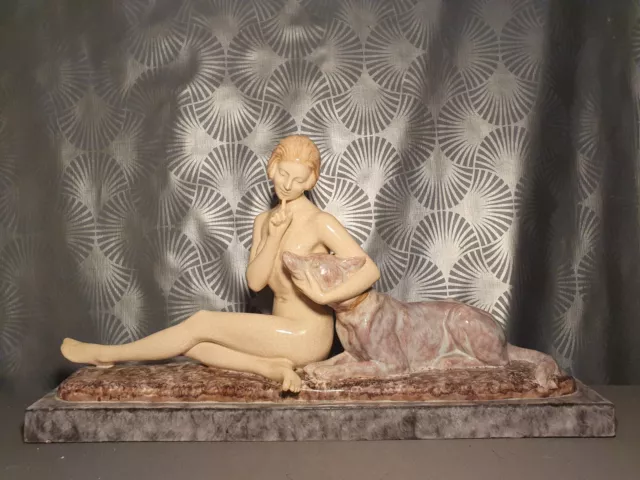 sculpture art deco en ceramique craquelé 1920 1930 statuette femme nue au chien