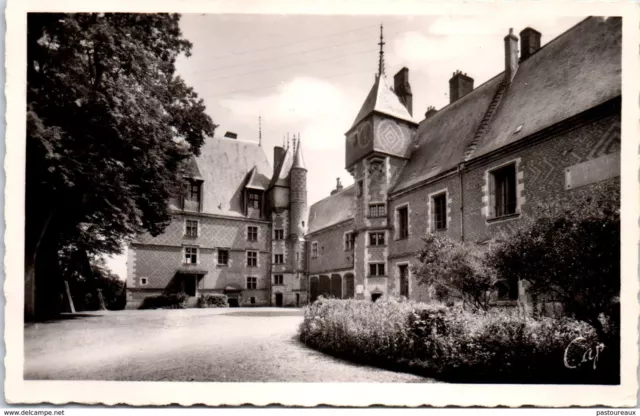 45 GIEN - La cour du CHATEAU PAST/2614