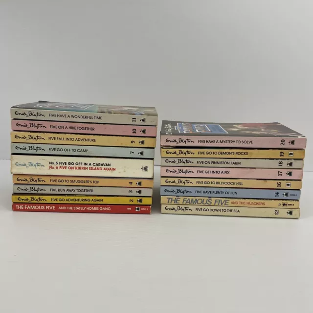 17 x VINTAGE Famous Five Novels by Enid Blyton Paperbacks Bundle