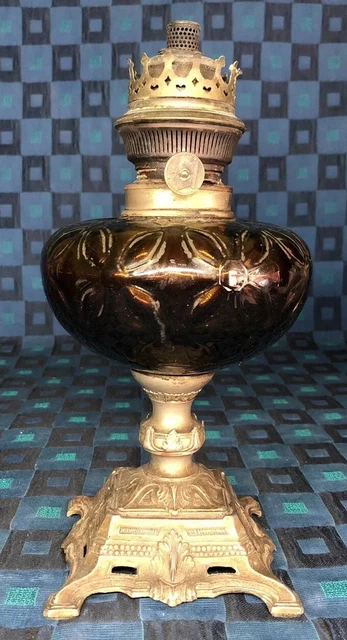 2 LAMPES A Pétrole Anciennes Pieds en Étain Verres Ambré (Dont une Électrifiée) EUR 35,99 2 LAMPES A Pétrole Anciennes Pieds en Étain Verres Ambré (Dont une Électrifiée) EUR 35,99
