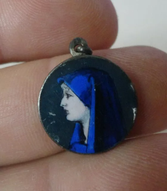 Médaille religieuse ancienne émaillé Vierge Marie à L'Enfant