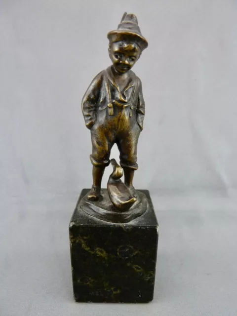 schöne alte Bronzefigur Junge Wiener Bronze