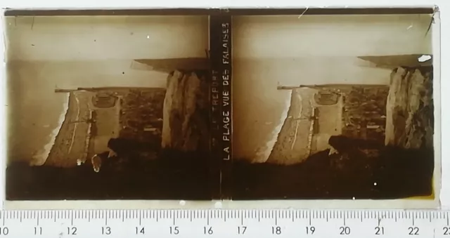 Uo13 positive stereo glass plate BE circa 1920 Plage du Tréport cliff view