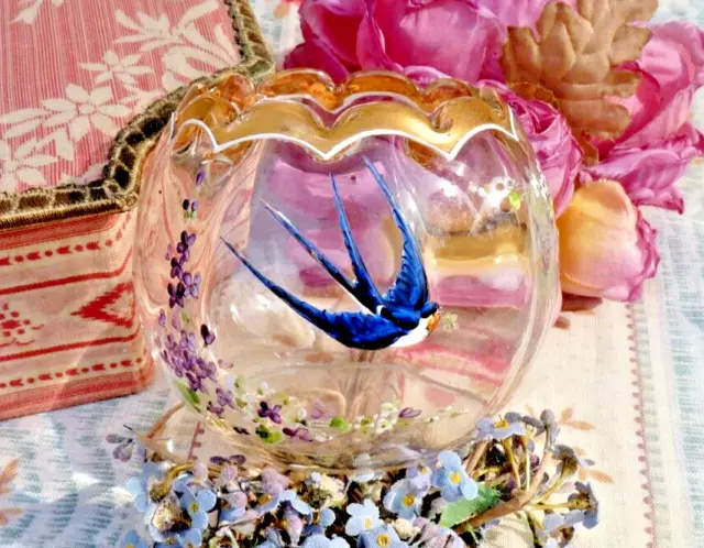 ANCIEN VASE BOULE en verre au décor émaillé de fleurs et hirondelle vers 1900 2
