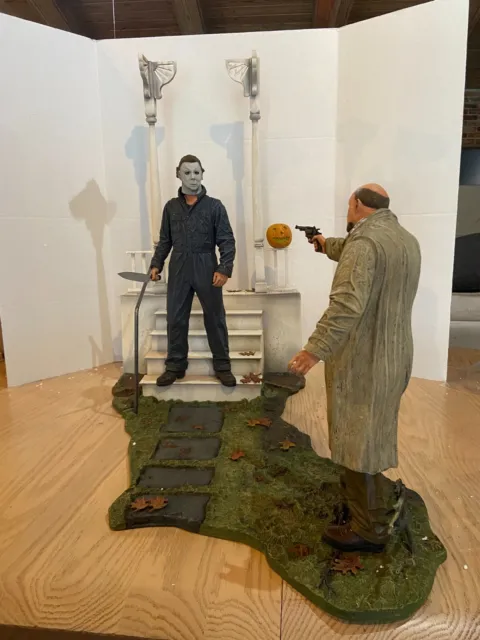 RARE Halloween Michael Myers vs Dr. Loomis Diorama Set NECA USED JC