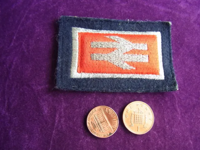 A VINTAGE DOUBLE Arrow Logo Sew-On-Badge, British Rail Uniform Badge ...