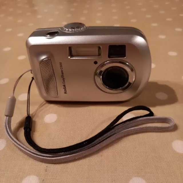 Kodak Easy Share C300 3.2 Mega Pixels Camera