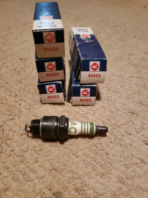 NOS AC DELCO R44SX Spark Plug Green Ring (5)