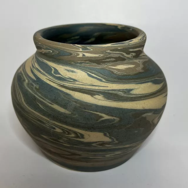 NILOAK mission swirl pottery, 3.25 inches tall, gorgeous finish, rounded shape