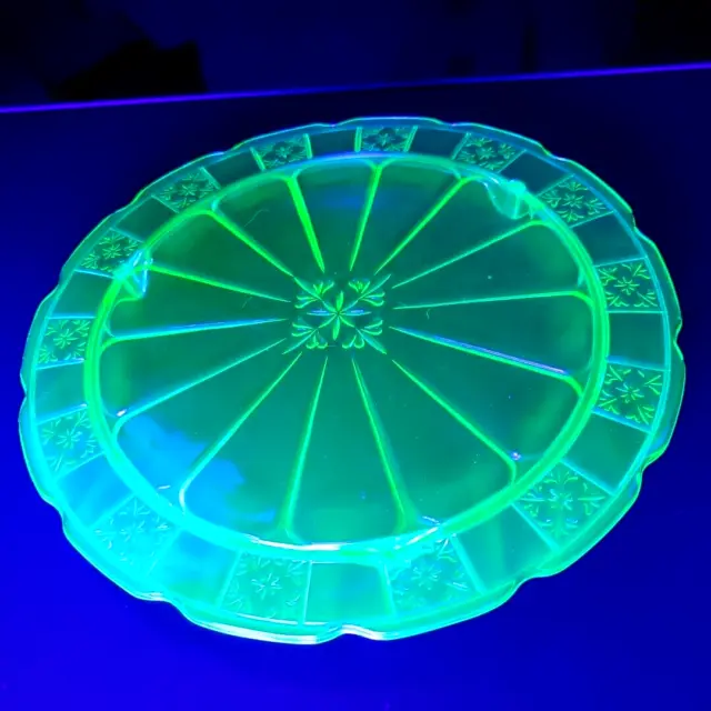 Green Uranium Glass 10” Doric Cake plate Depression Jeannette footed server GLOW