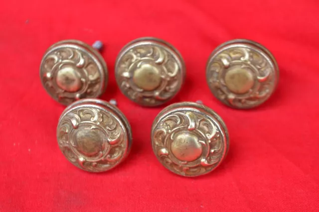 A L'UNITE : Ancien bouton de porte, de tiroir en laiton (Ø 28mm)