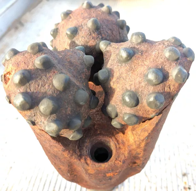 Large carbide-tipped mining / well drilling Tri-Cone Tricone drill bit / head