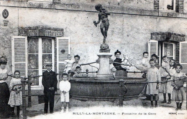 CPA 51 RILLY LA MONTAGNE FOUNTAIN DE LA GARE (animated CPA)
