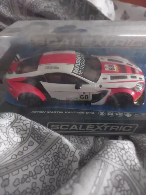 scalextric aston martin vantage gt3