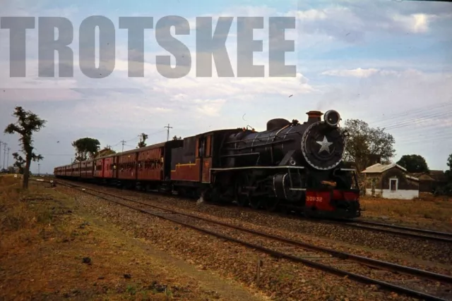 35mm Slide INDIA Indian Railways Steam Loco 30032 c1974 Original