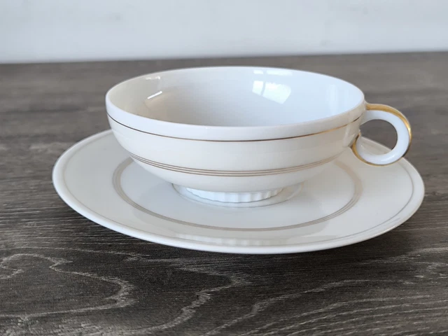 Une Tasse En Céramique 3D Unique Avec Des Ombres Multidimensionnelles Details Realistes 92213524