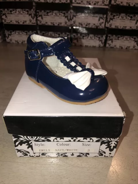 Girls Baby  Patent TBar Bow Shoes Sevva Occasion Spanish  Toddler Navy/white Uk3