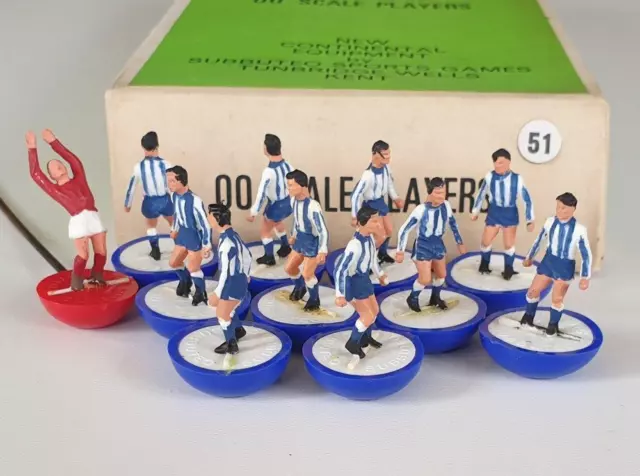 VINTAGE 1960's SUBBUTEO HW TEAM Ref 51 - BRIGHTON, MILLWALL - UNUSED 2