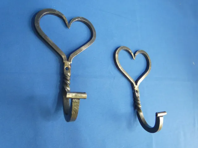 2pc Twisted Heart Metal Forged Wall Hooks For Jacket Hat Leashes Antique Silver