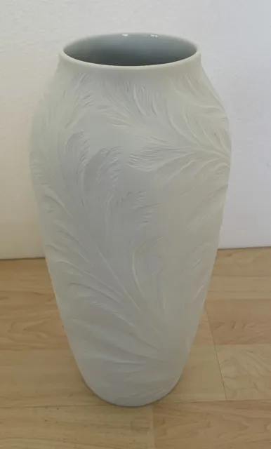 Hutschenreuther Vase Porzellan weiß mit 3-D-Graswedeln - Höhe 30 cm