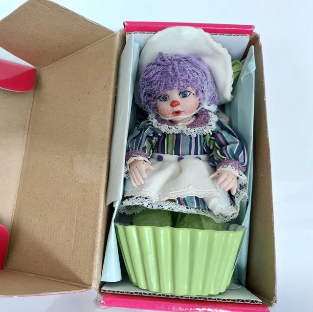Marie Osmond Oatmeal Raisin Rag A Muffin Doll Porcelain COA Box Necklace Tag