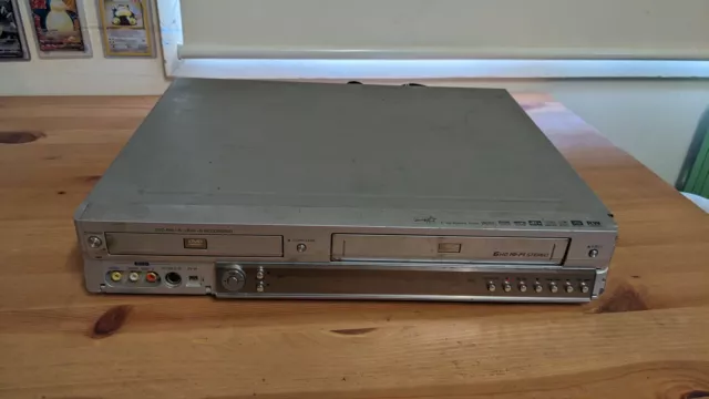 LG DVD Recorder & VCR COMBO Model: RC7723W Multi Format Recording faulty M