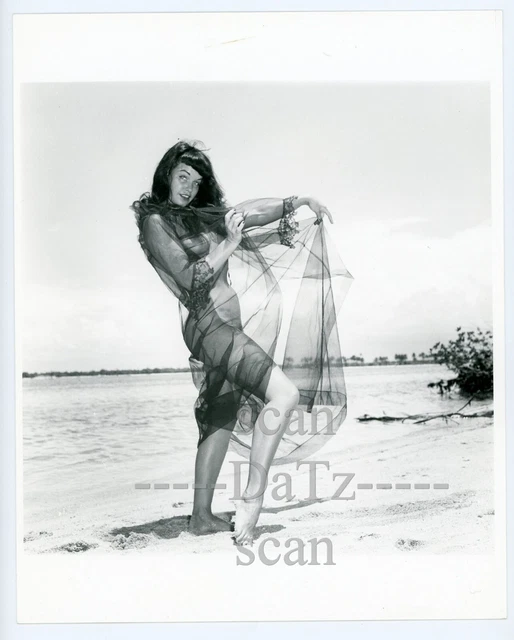 ORIGINAL BUNNY YEAGER Photo-sexy pinup girl Bettie Page-cheesecake 8x10