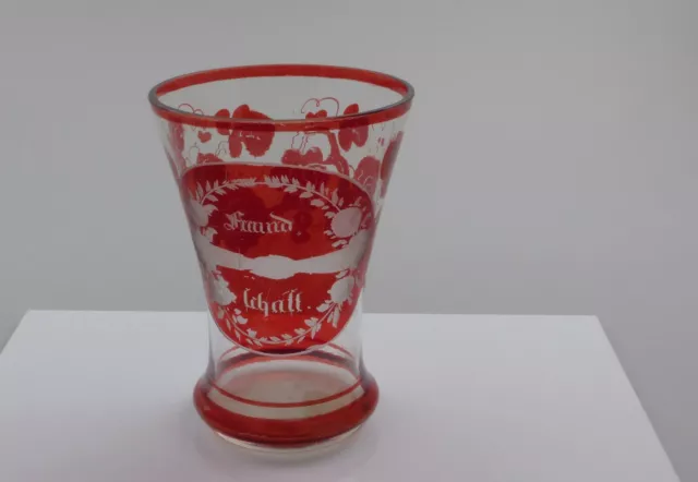 Böhmen Glas rot überfangen Freundschaft handgeschliffen Weinlaub um 1890