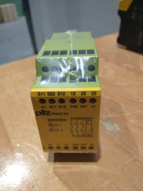 PILZ PNOZX4 - Safety relay