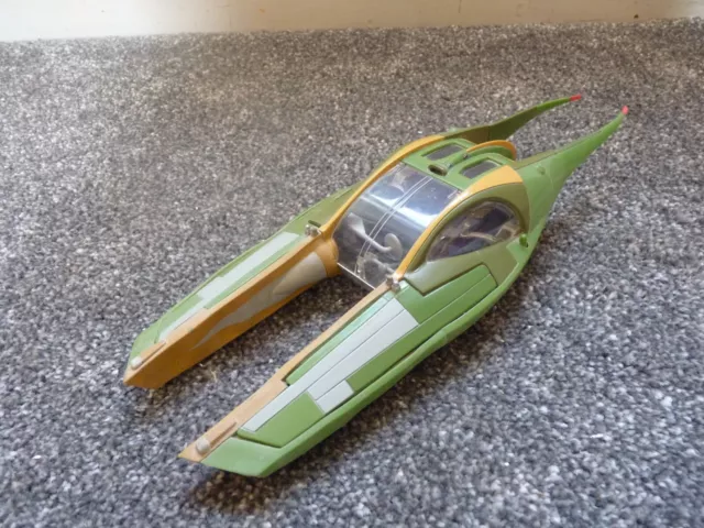 2002 Star Wars attack of the clones zam wesell speeder ship toy