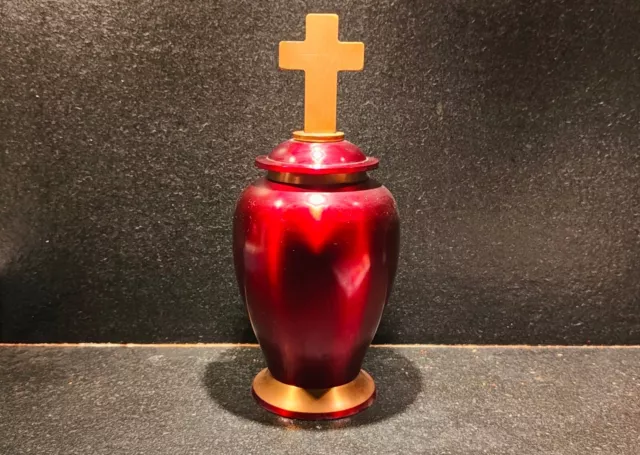 Urna funebre in metallo, nuova, in ottime condizioni. 