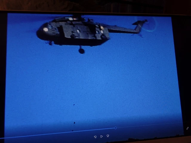 Raro Vintage 8mm Película en casa Carrete Helicópteros Militares Biplano Espectáculo Aéreo A47