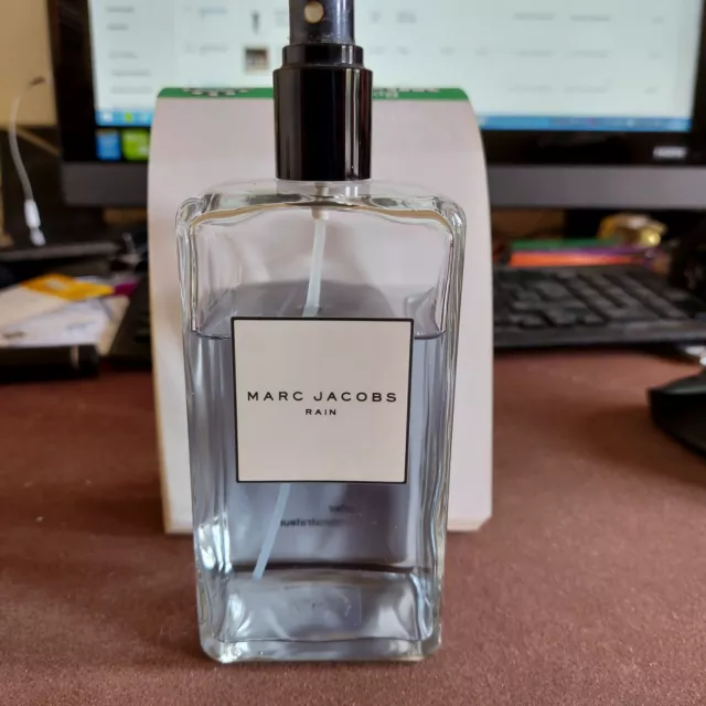 MARC JACOBS RAIN Eau De Toilette 300ml with Spray No Top Rare