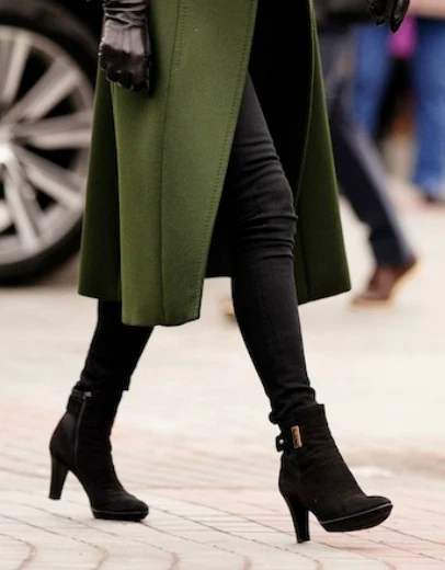 RUSSELL BROMLEY Ruby Dry Aquatalia Platform Boot Black Suede Size 39 UK 6 39.00 PicClick UK
