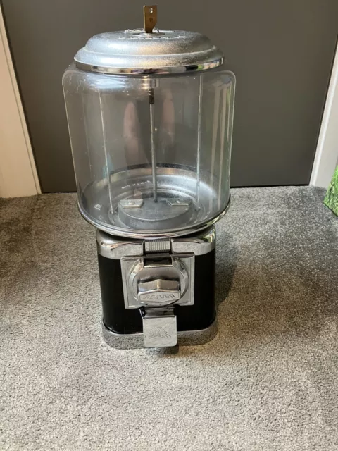 Beaver Sweet Vending Machine In Black