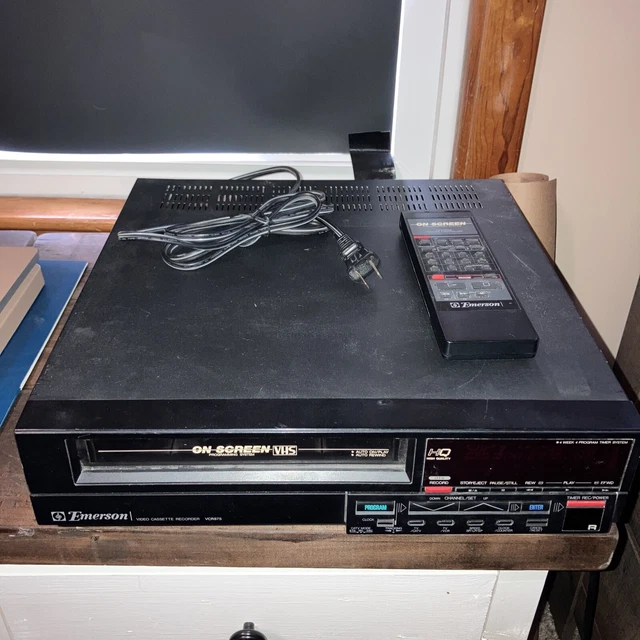 EMERSON VCR875 VHS Player/RecorderVCRVintage For Repair with remote