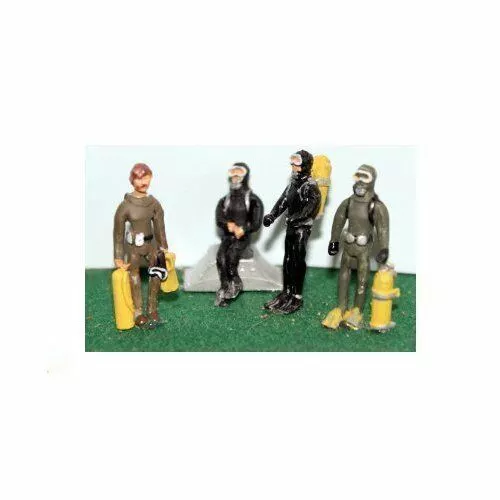 4 x Scuba Divers OO scale Langley F290