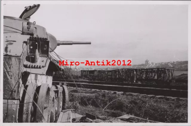 Foto, Wk2, zerstörter Panzer auf den Höhen von Smolensk, Russland (N)50953