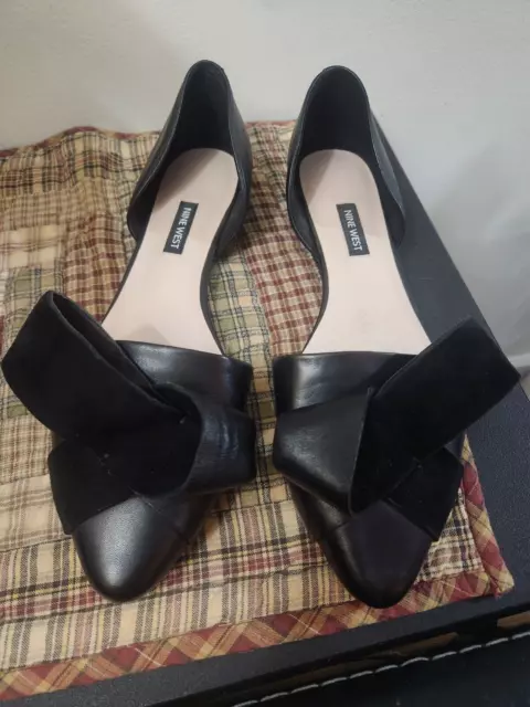 Nine West Bow Shoes Flats size 9.5 M 9.5M Black Leather Cut Out Flats