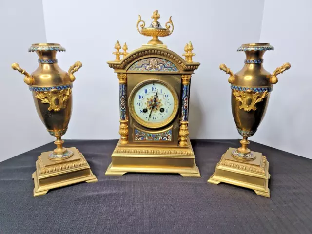 AD MOUGIN Clock With 2 Candlesticks - Bronze