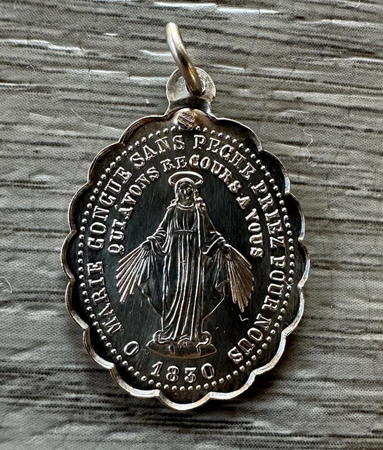 Médaille Religieuse Ancienne – Sainte Philomène, Pendentif Métal, Christianisme