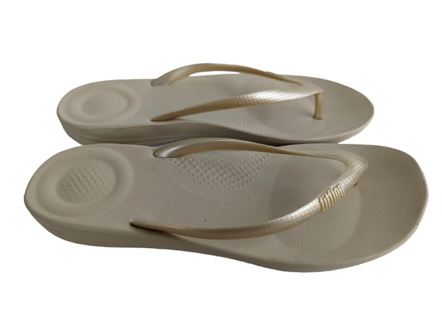 Fitflop Iqushion Womens Size 7 Gold Casual Slipper Slide Flip Flop Thong Sandal 2