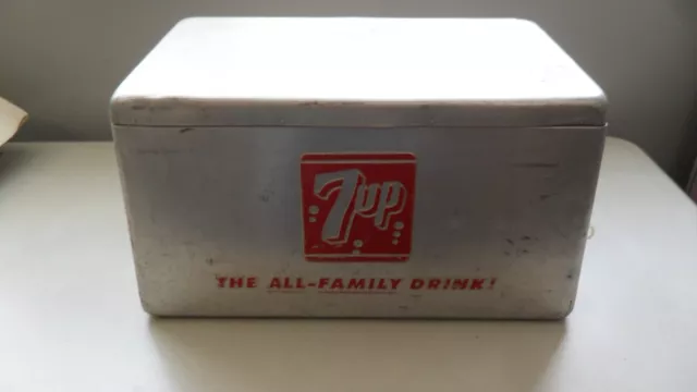 Vintage 7 UP  Ice Chest Cooler Aluminum Mid-Century Retro 1950’s Plug Pop Soda