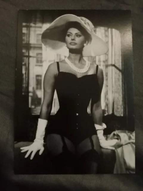 Carte Postale vintage - Sophia Loren N° 504 - non écrite - lettre suivie offert